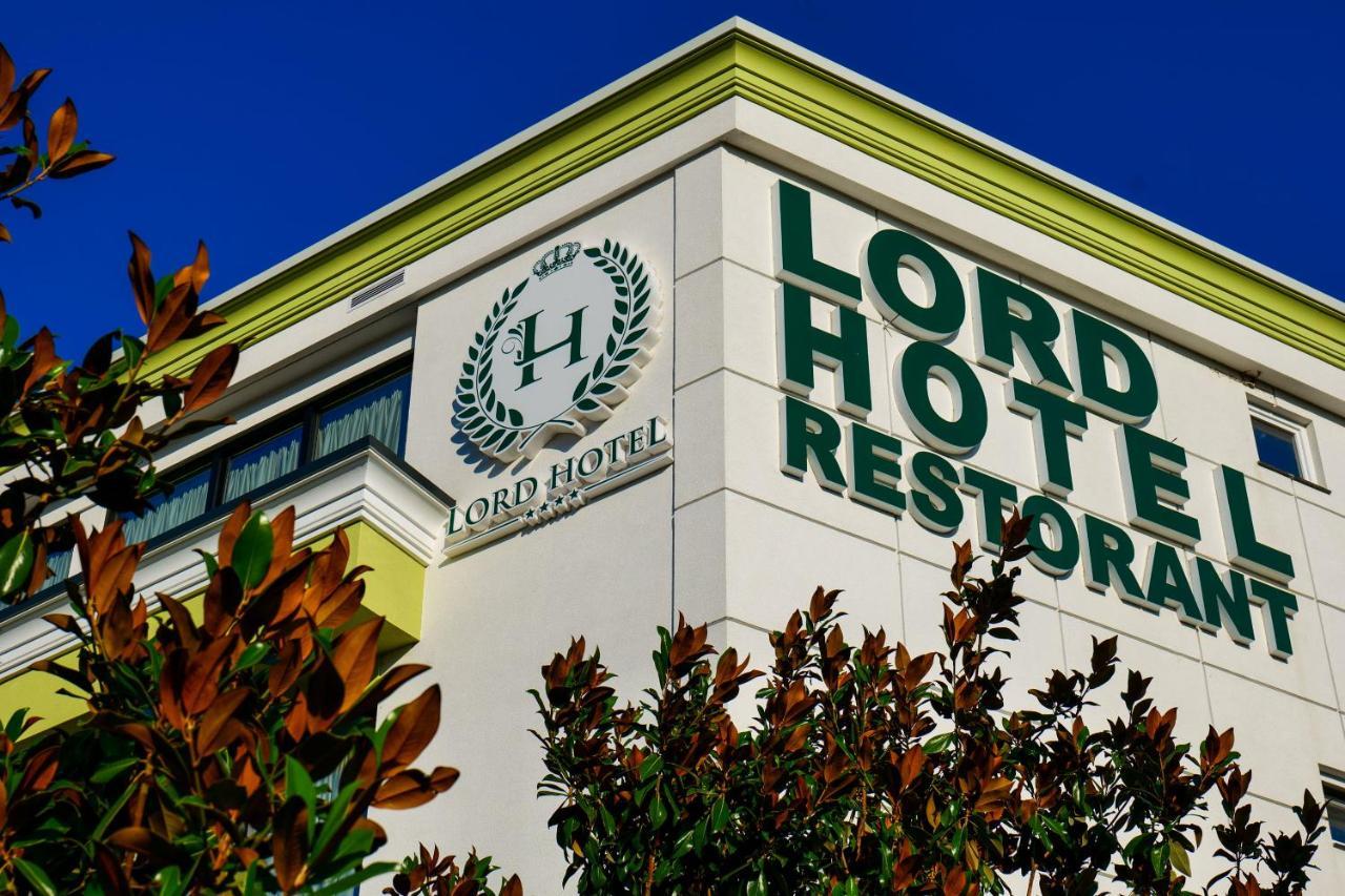 Lord Hotel Tirana Zewnętrze zdjęcie