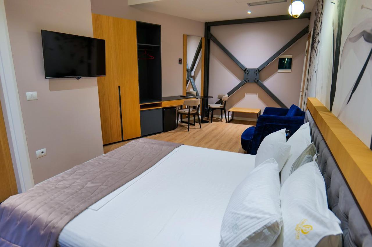 Lord Hotel Tirana Vorë Zewnętrze zdjęcie
