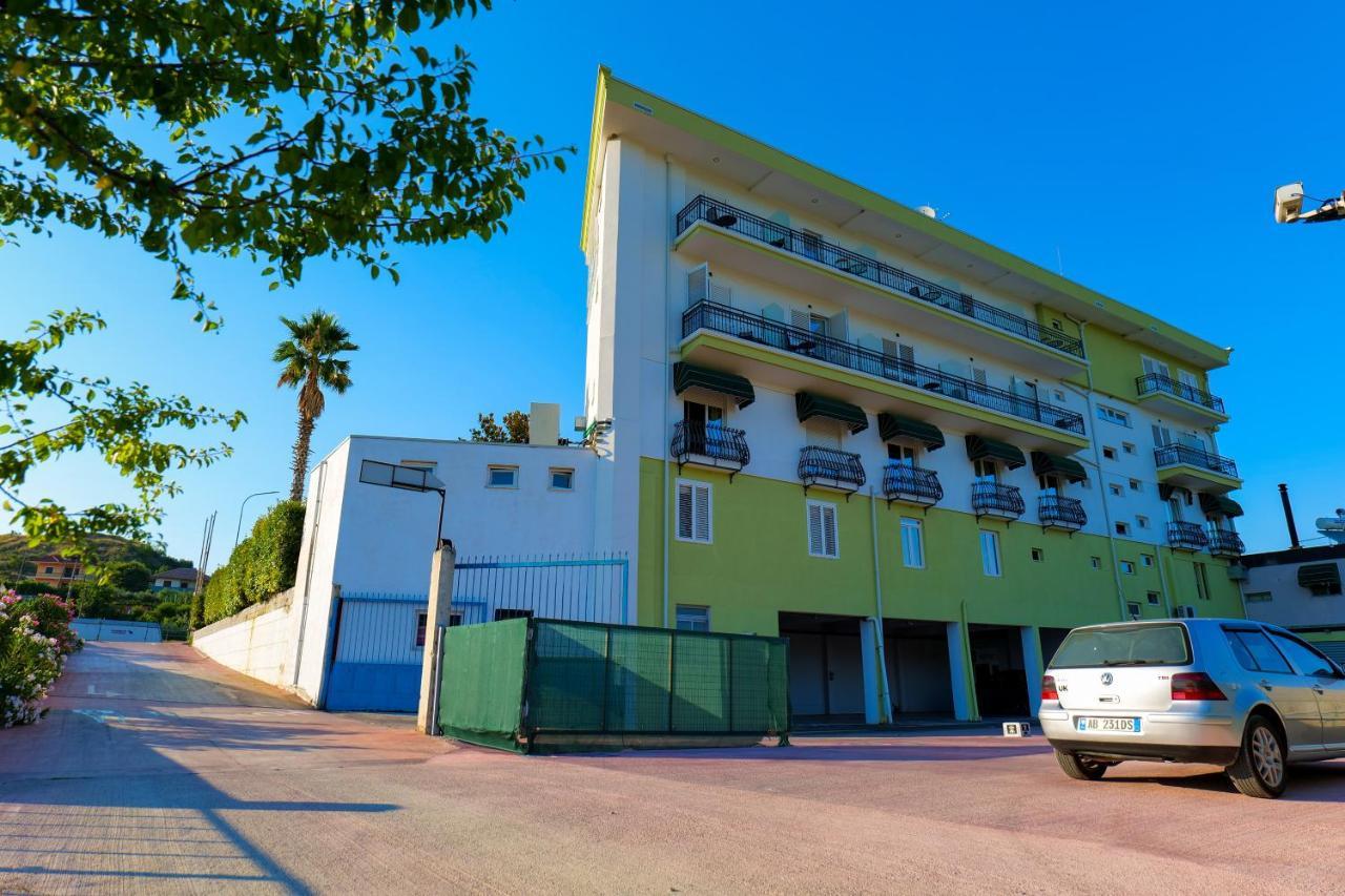 Lord Hotel Tirana Vorë Zewnętrze zdjęcie