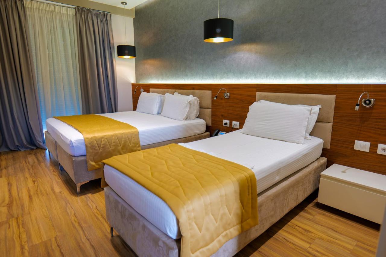 Lord Hotel Tirana Zewnętrze zdjęcie