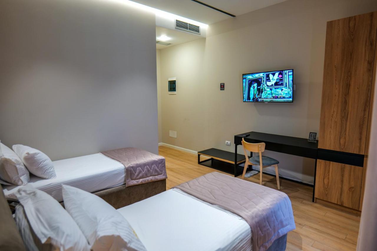 Lord Hotel Tirana Vorë Zewnętrze zdjęcie