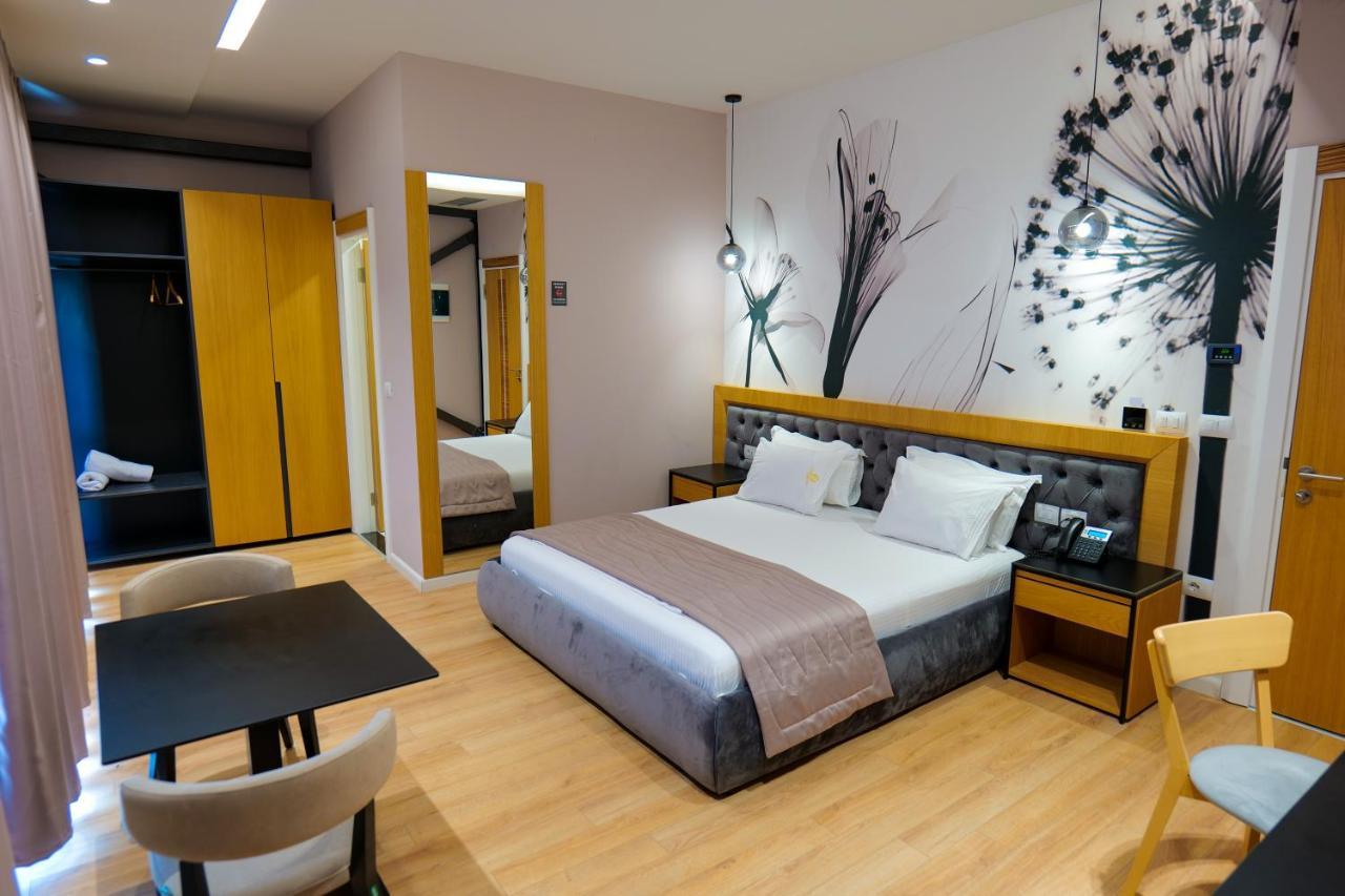 Lord Hotel Tirana Vorë Zewnętrze zdjęcie