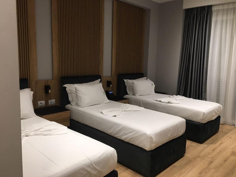 Lord Hotel Tirana Vorë Zewnętrze zdjęcie